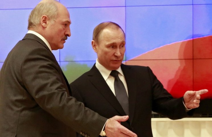 Бацька Лукашенко допомагає українському…