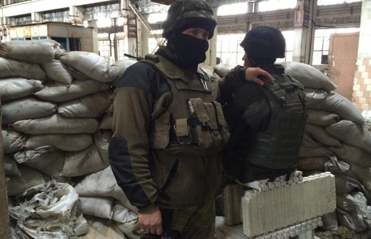 Как украинские десантники защищают "пром…