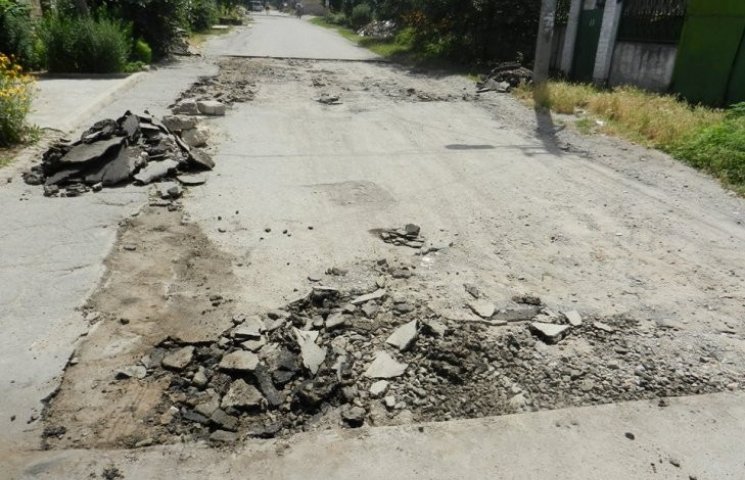 Київська фірма "відремонтувала" дороги в…