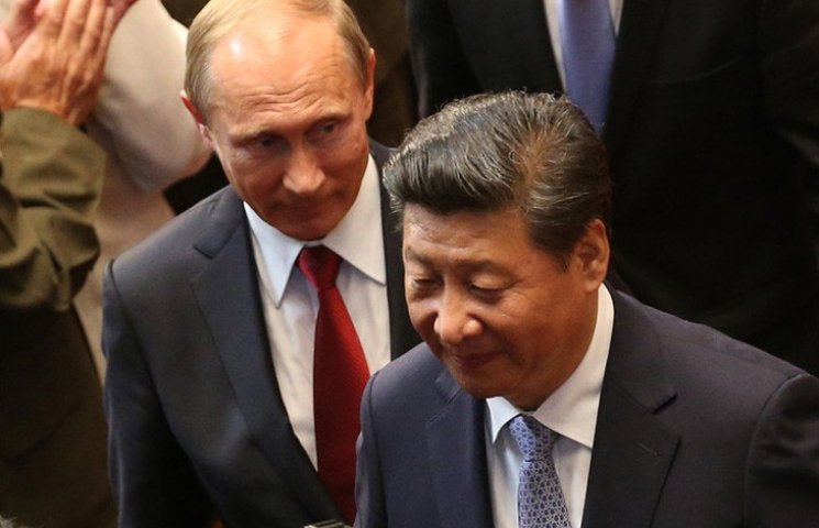Чому Путін на колінах просить Китай купи…