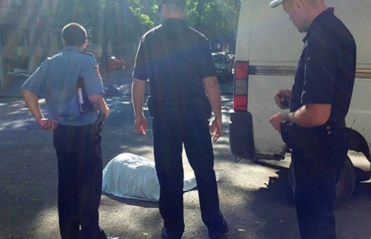В Одесі в центрі міста знайшли тіло мерт…