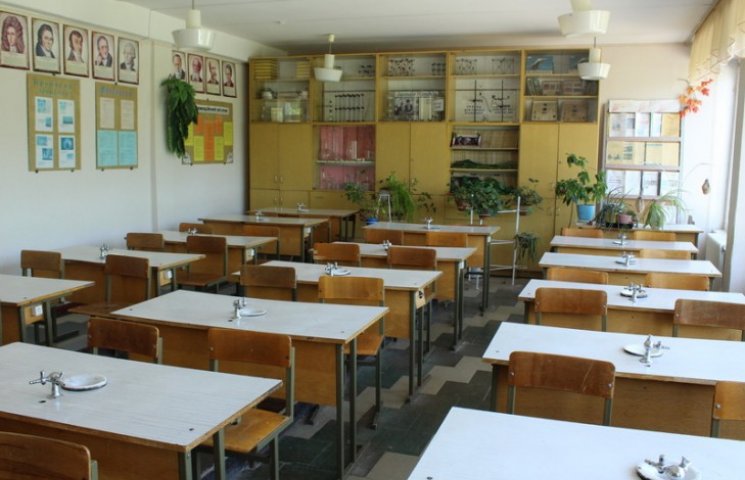 Злидні опорних шкіл Яценюка на Донеччині…