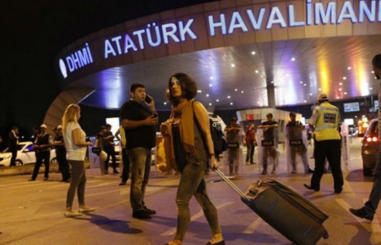Вибухи в аеропорту Стамбула: Серед жертв…