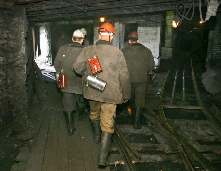 У Донецьку з шахти Засядька звільнилося…
