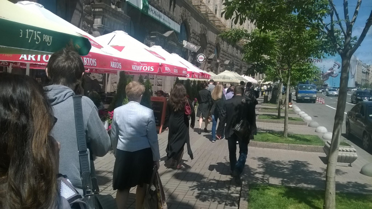 Как кафе на Майдане украли пешеходную зо…