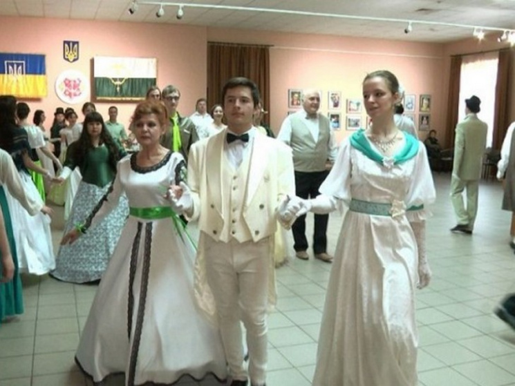 У Полтаві провели бал старовинних танців…