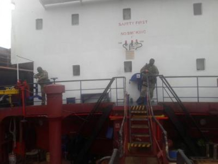 На Одещині затримано судно, яким незаконно переправляли моряків до Криму