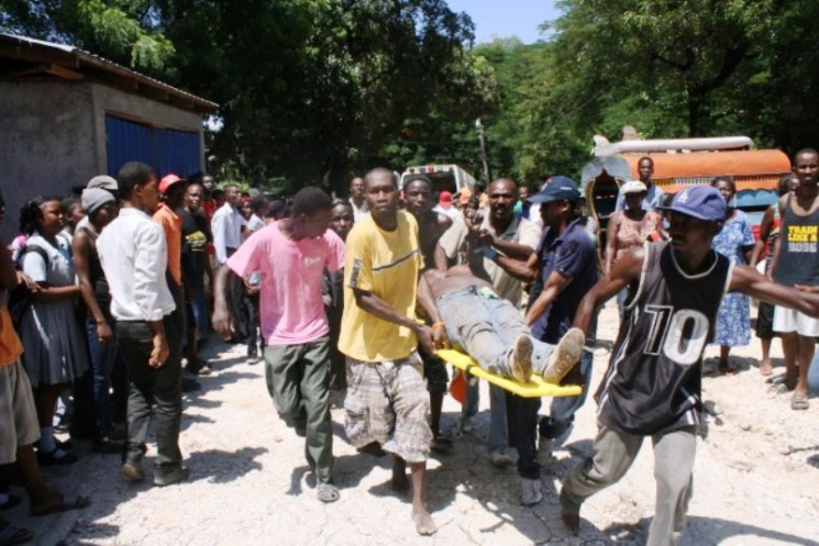 На Гаїті вантажівка в&#039;їхала в натов…