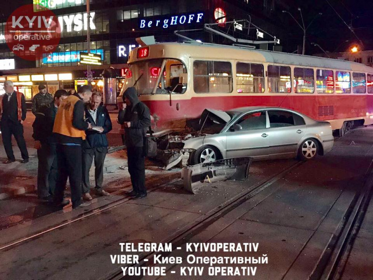 В Киеве нардеп влетел в трамвай: Трамвай…