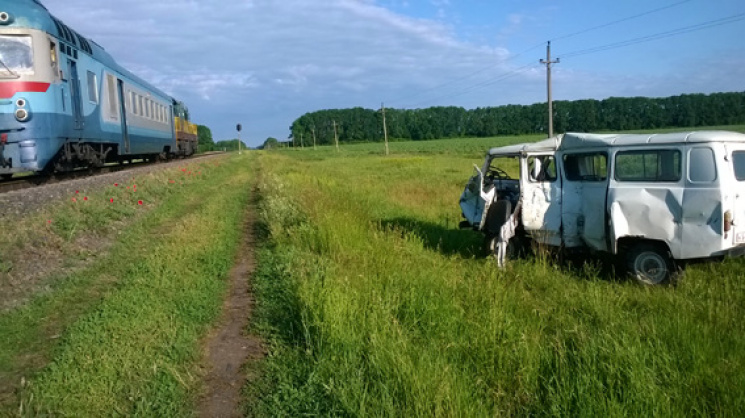 На Черкащині вантажний потяг зіткнувся з…