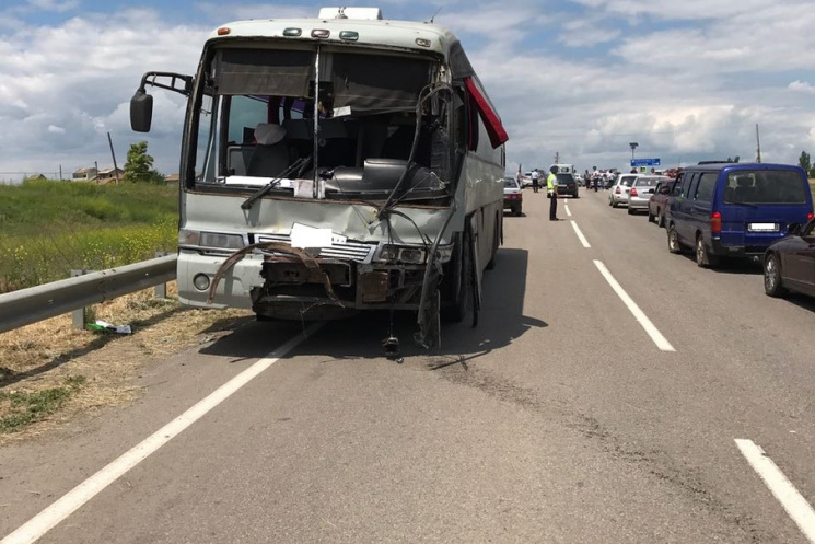 Донецький автобус потрапив у смертельне…