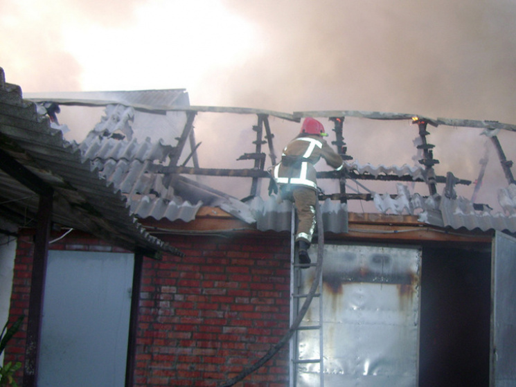 На Полтавщині згорів господарчий будинок…