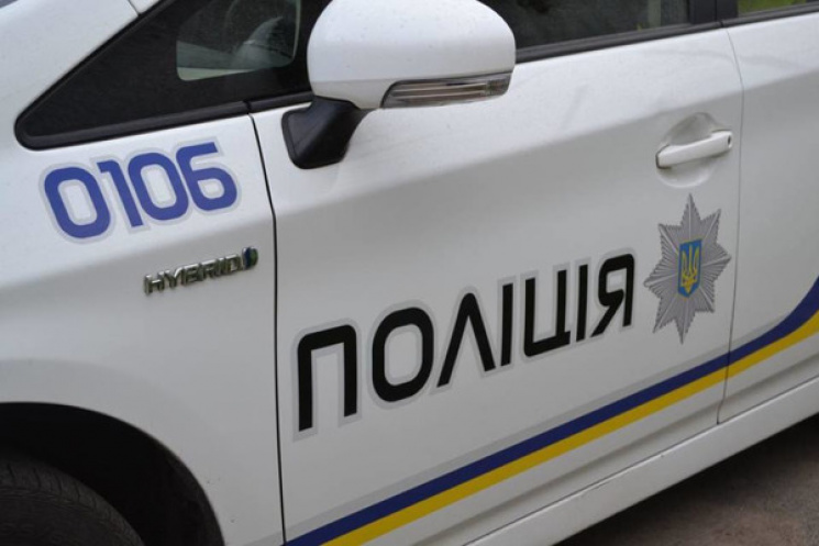 В Киеве Mitsubishi протаранил авто с коп…
