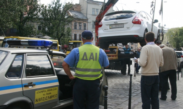 У Львові водії масово паркуються, "як ол…