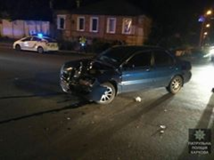 В Харькове водитель устроил аварию, убег…