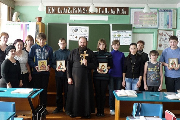 В Крыму не против, чтобы священники РПЦ…
