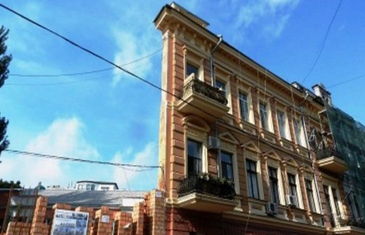 В Одесі відновили будівництво біля будин…