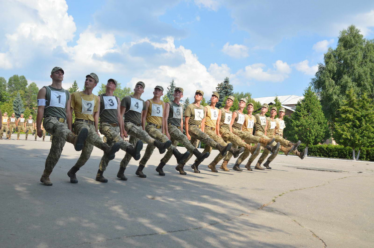 Как харьковские военные к параду в Киеве…