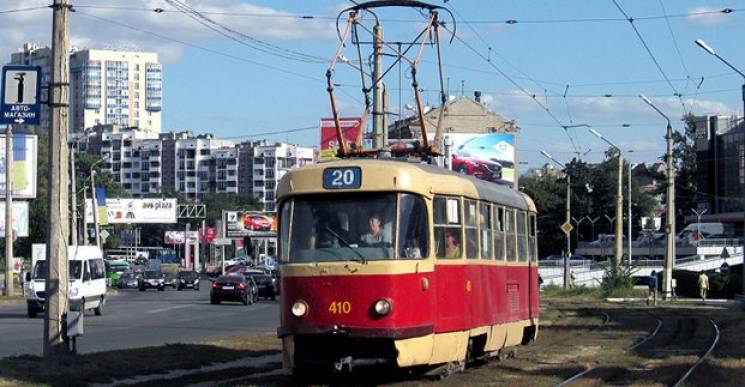 У Харкові трамвай та автобус змінили мар…