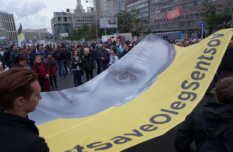 У Москві люди масово протестують проти "…