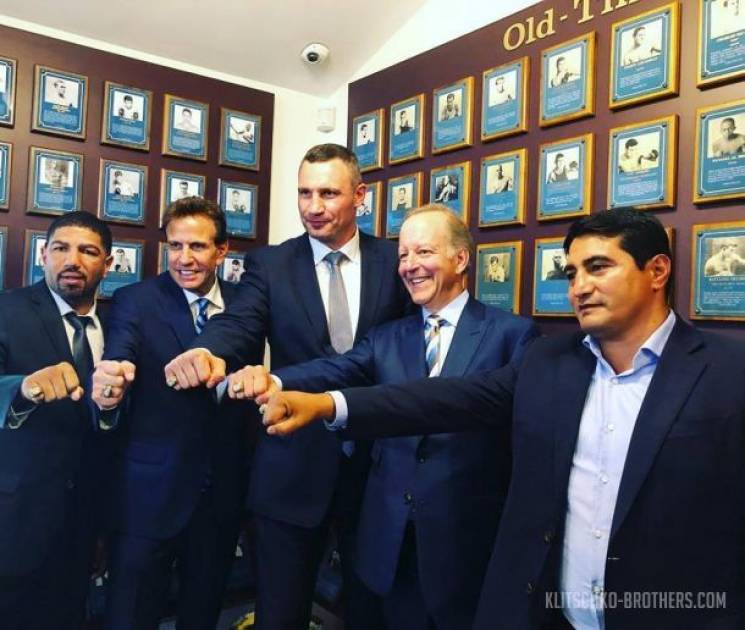 Виталий Кличко официально включен в Межд…