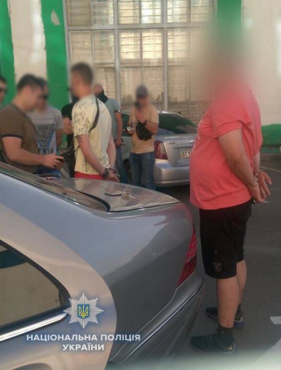 В Одессе задержали банду фальшивомонетчи…