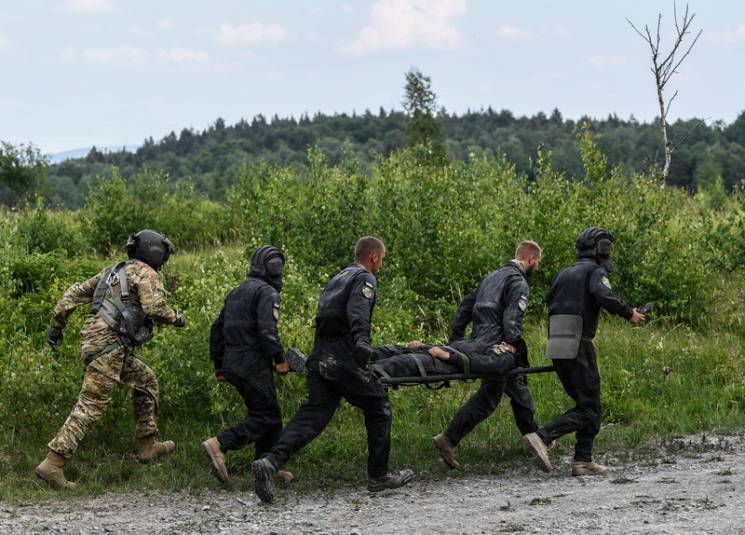 На Луганщине ранены два военнослужащих,…