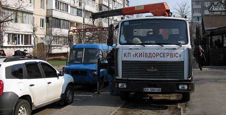 Київські машини-привиди: Коли з-під буди…