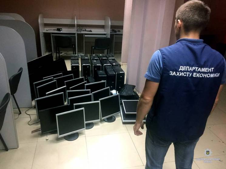 У Харкові поліція "накрила" п'ять казино (ФОТО)