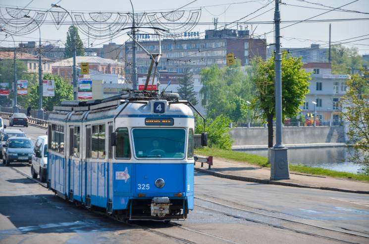 Скільки  трамваїв і тролейбусів у Вінниц…
