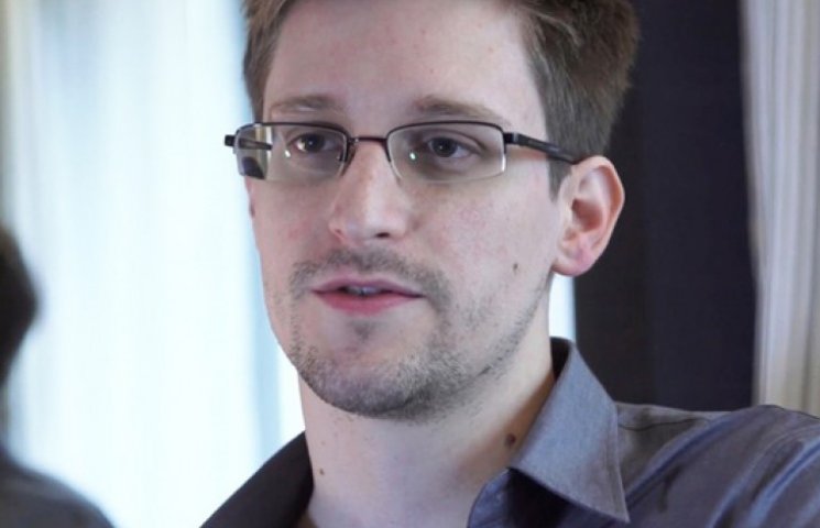 Сноуден хочет уехать из России обратно в…
