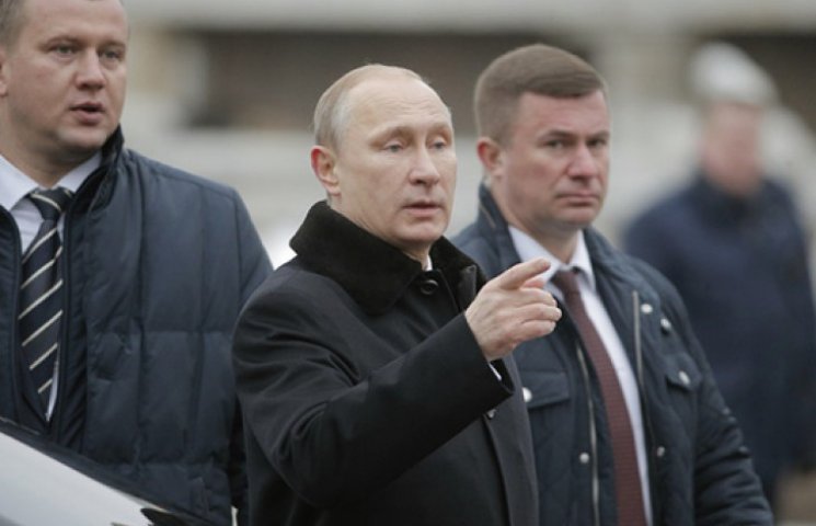 Путин угрожал наступлением на Киев в слу…