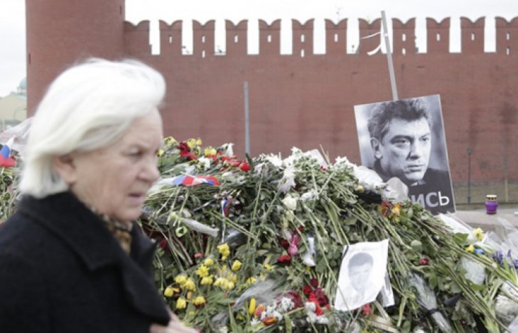 Убийство Немцова оголило конфликт в окру…