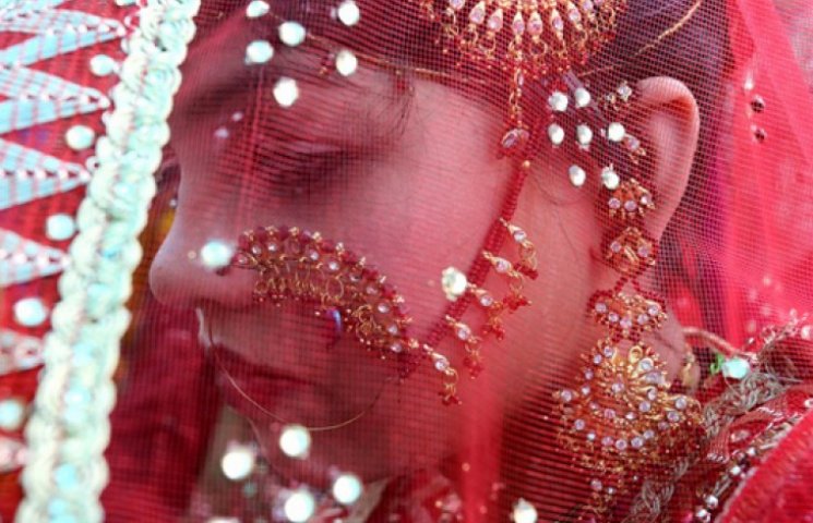 В Индии невеста бросила жениха из-за мат…
