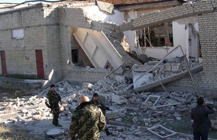 Боевики на Луганщине разрушили 40 школ и…