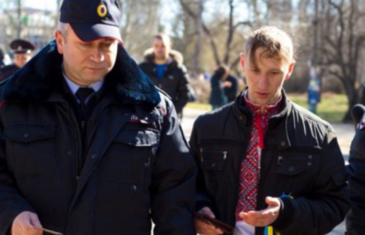 Затриманого у Криму активіста відпустили…