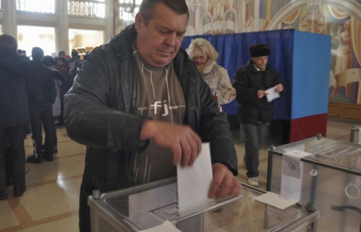 Порошенко пообещал, что выборы на Донбас…