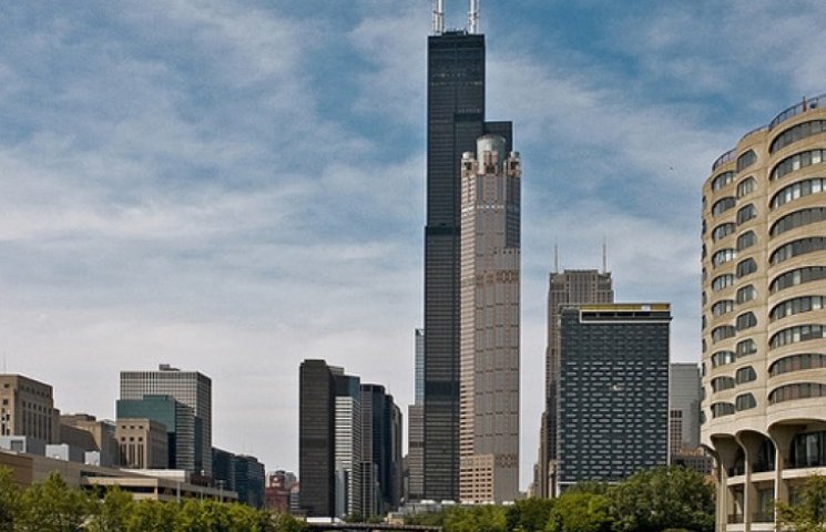 Второй по высоте небоскреб в США продали…