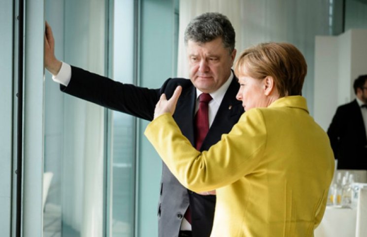 Порошенко и Меркель предложили встретить…