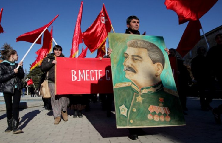 Комуністи пропонують наставити пам'ятник…