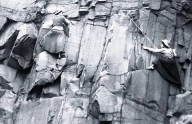 Як виглядали альпіністки-екстремалки мин…