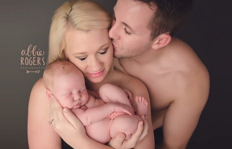 Як немовля зробило сімейне фото незабутн…