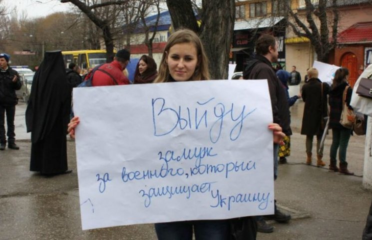 Хроніки окупації Криму: Побиті "жінки за…