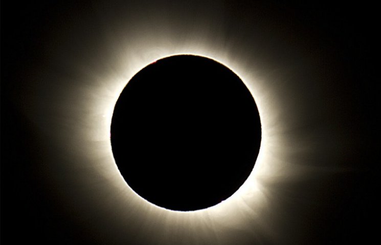 Жителів Землі чекає повне сонячне затемн…