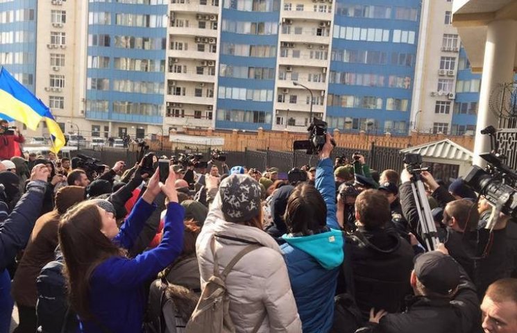 В Одесі активісти спробували штурмом взя…