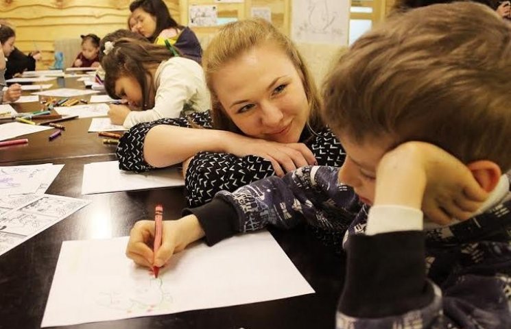 Як у Полтаві діти малювали казкових фінс…