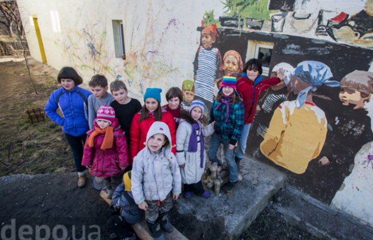 Как "хипстеры" учат детей в Киеве без оц…