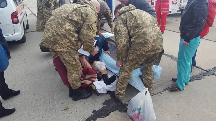 В Одессу прибыл борт с ранеными бойцами…