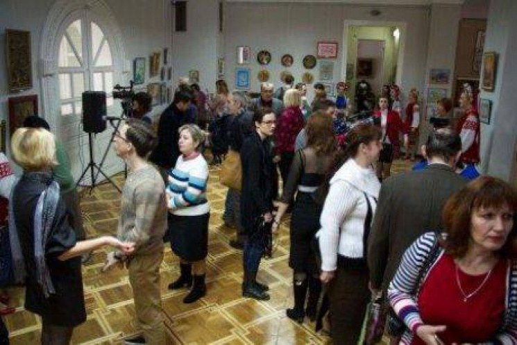 Миколаївців запрошують поринути у вистав…