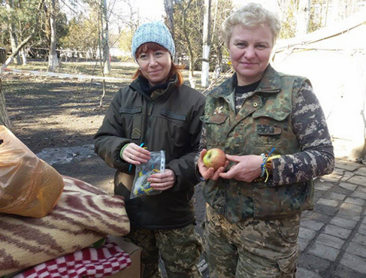 Мелітопольські волонтери привітали жінок…